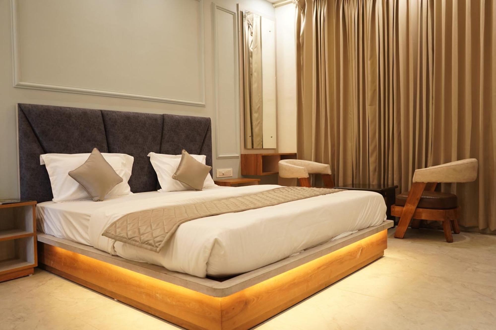 Hotel The Grand View Baijnāth Zewnętrze zdjęcie