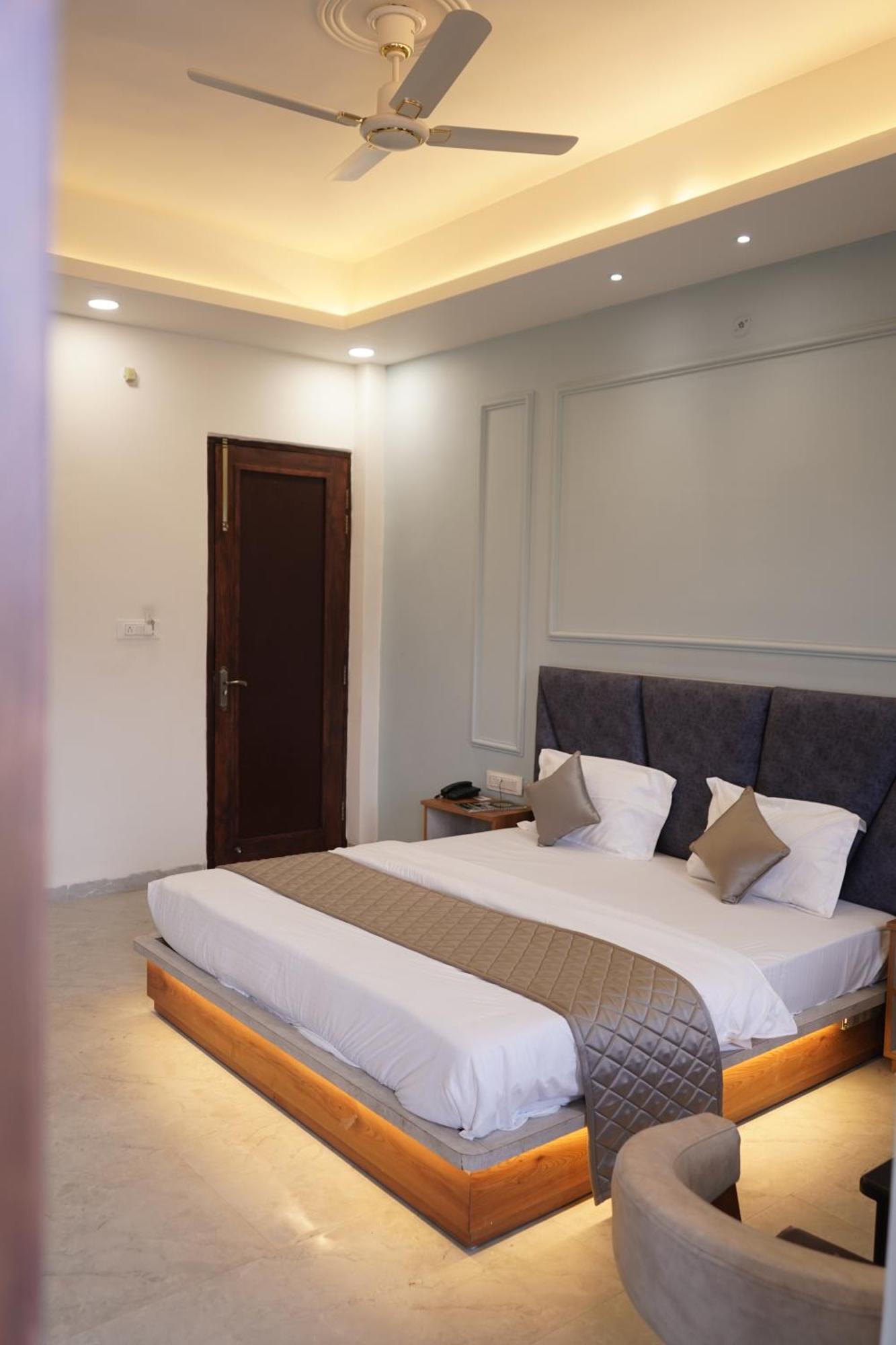 Hotel The Grand View Baijnāth Zewnętrze zdjęcie